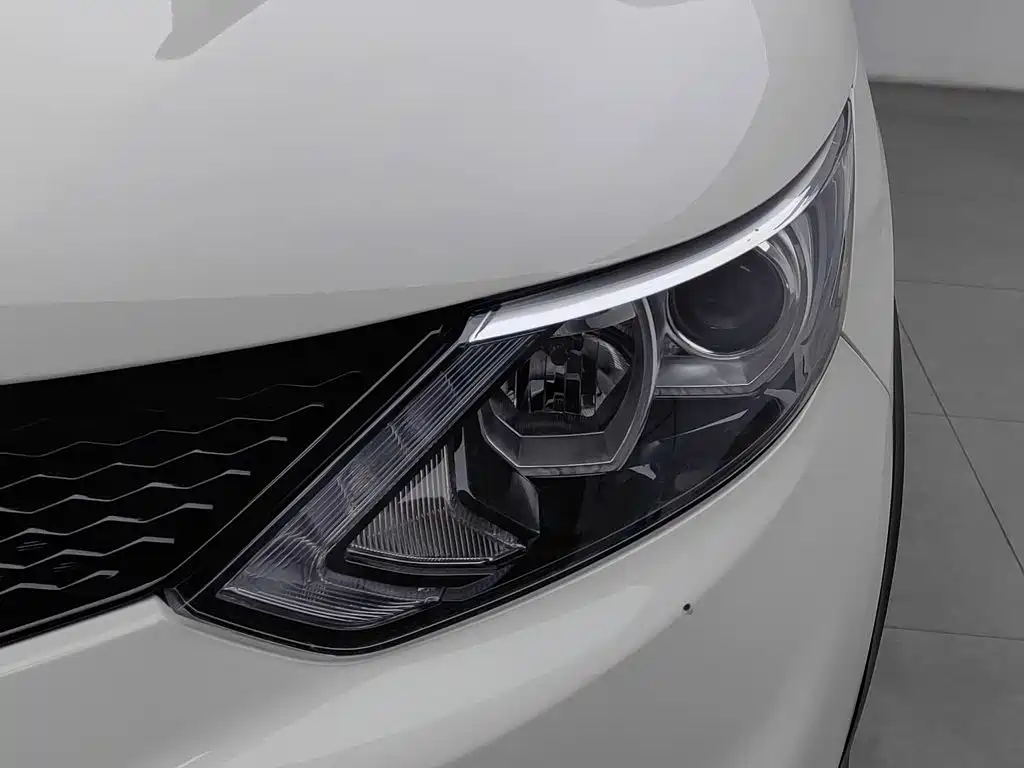 Nissan Qashqai — миниатюра 7
