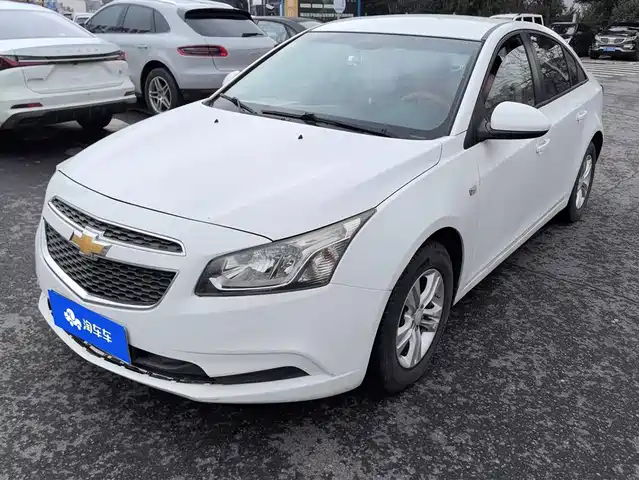 CHEVROLET CRUZE