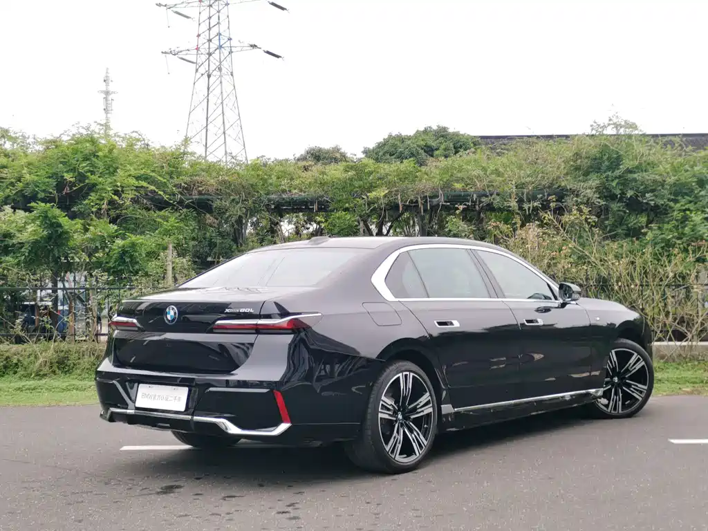 BMW i7 — миниатюра 4