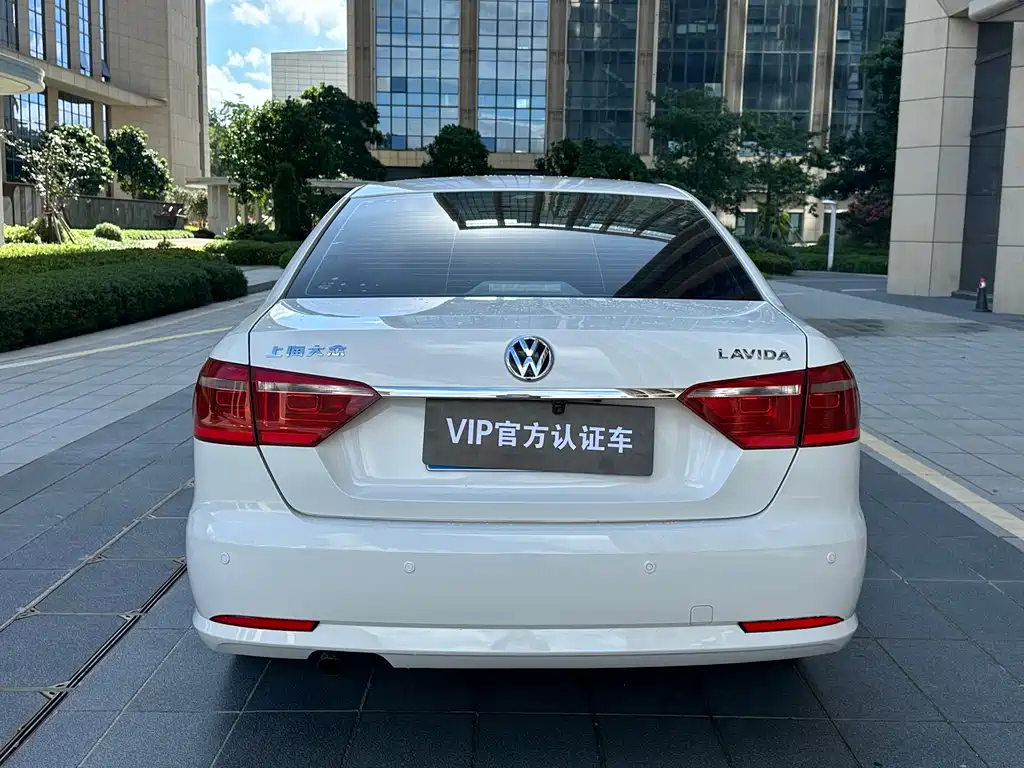 Volkswagen Lavida 2013 1.6L AT
