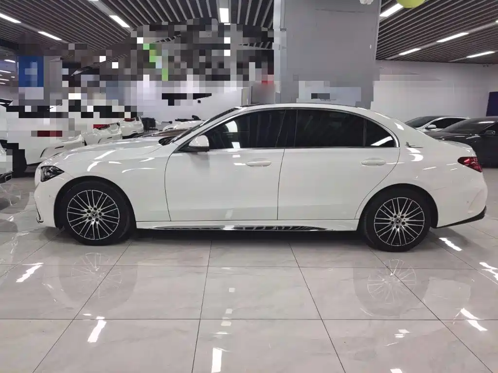 Mercedes-Benz C-Class — миниатюра 6