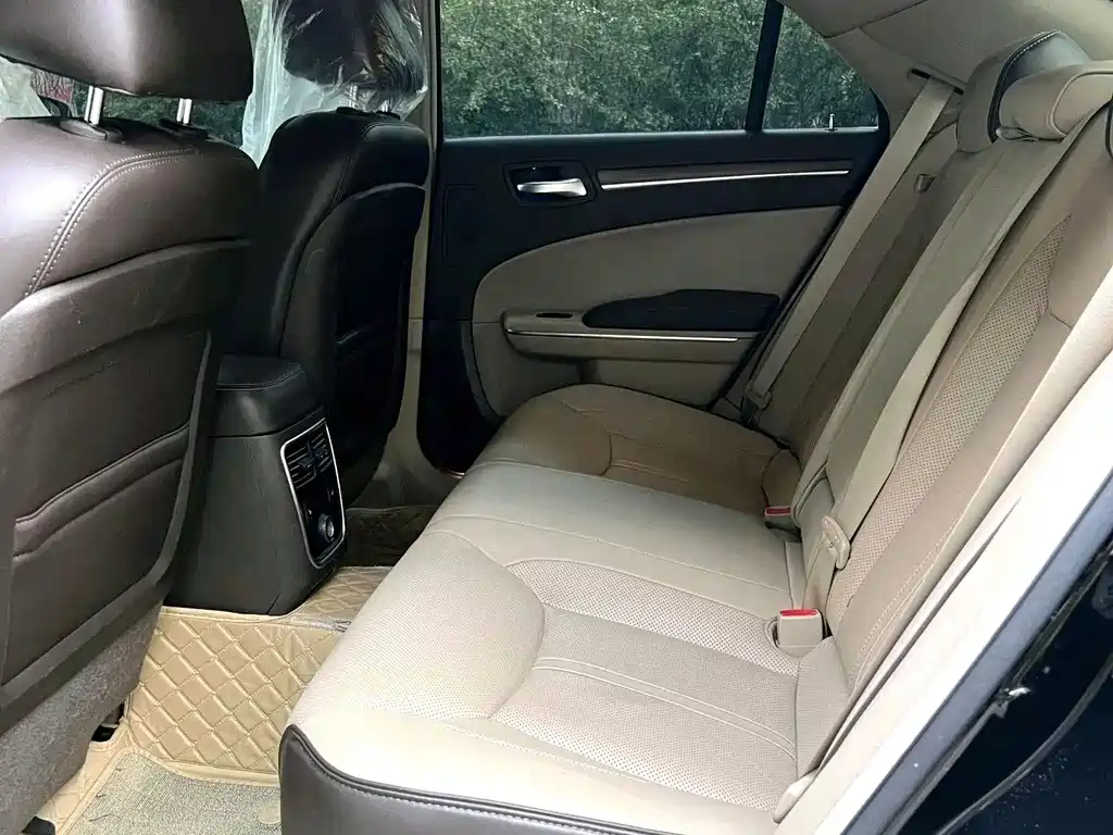 Chrysler 300C 2012 3.6L Luxury