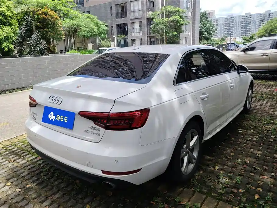 Audi A4L 2017 40 TFSI Fashion