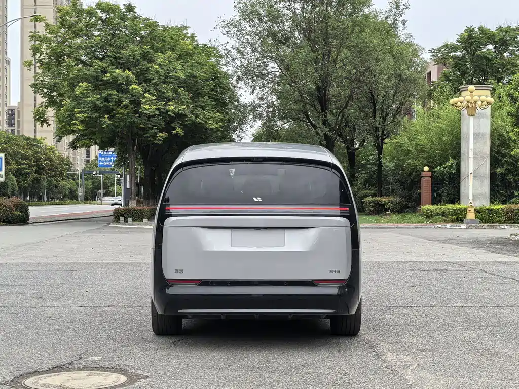 Li Auto MEGA 2025 Home