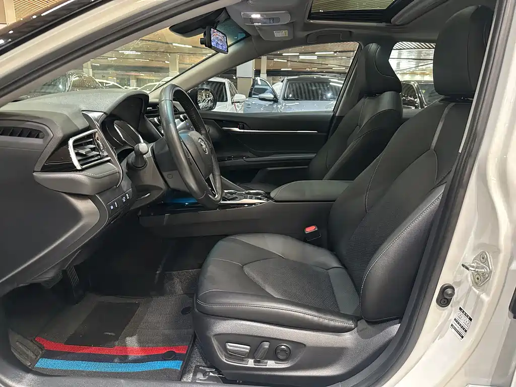 Toyota Camry — миниатюра 4
