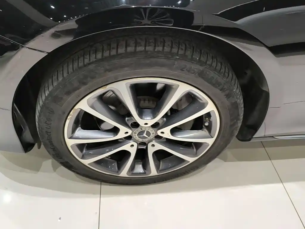 Mercedes-Benz E-Class — миниатюра 23