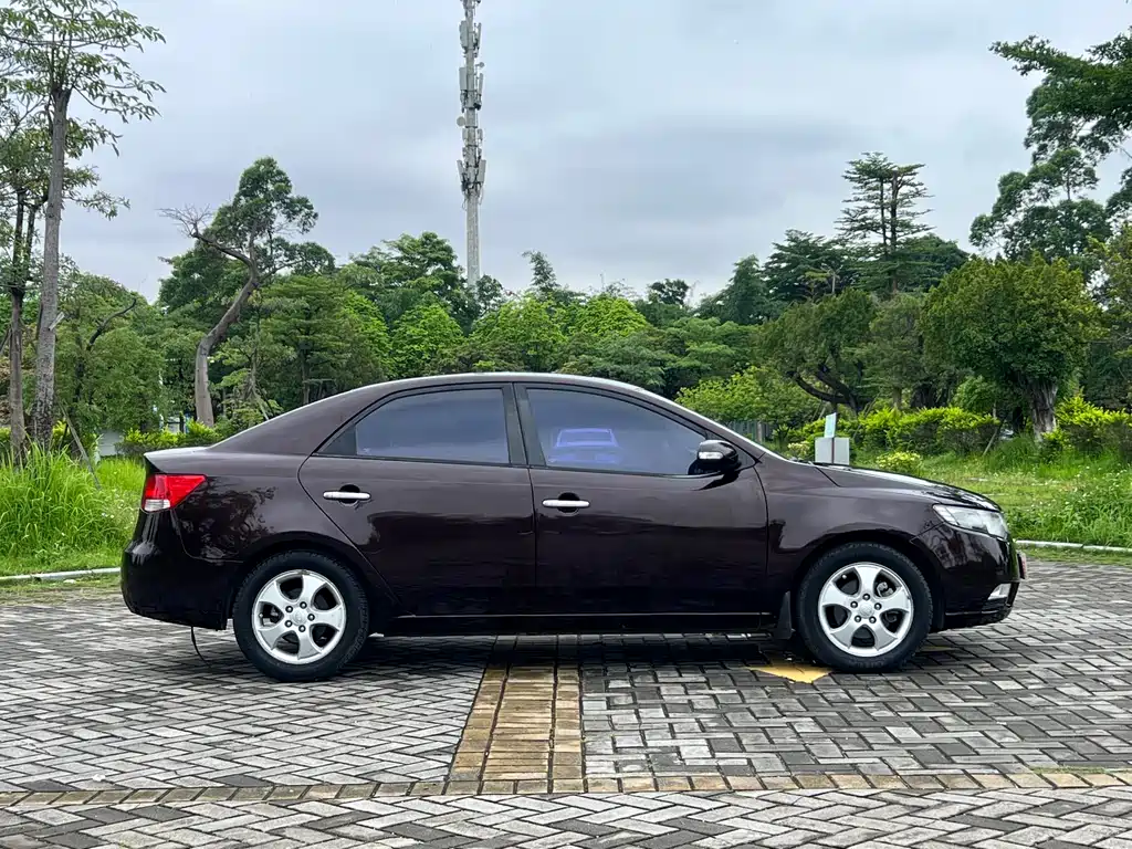 Kia Forte 2009 1.6L AT Premium