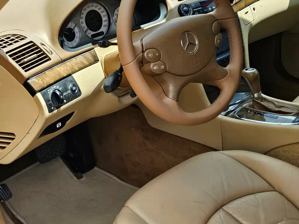 Mercedes-Benz E-Class — миниатюра 4