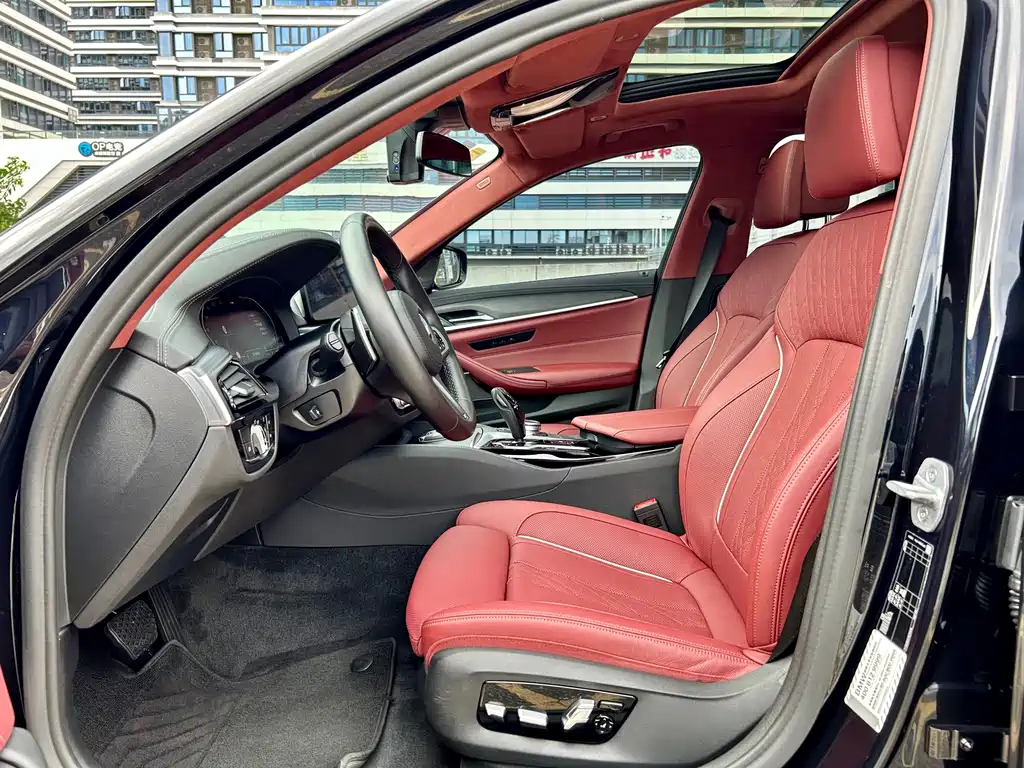 BMW 5 Series — миниатюра 8
