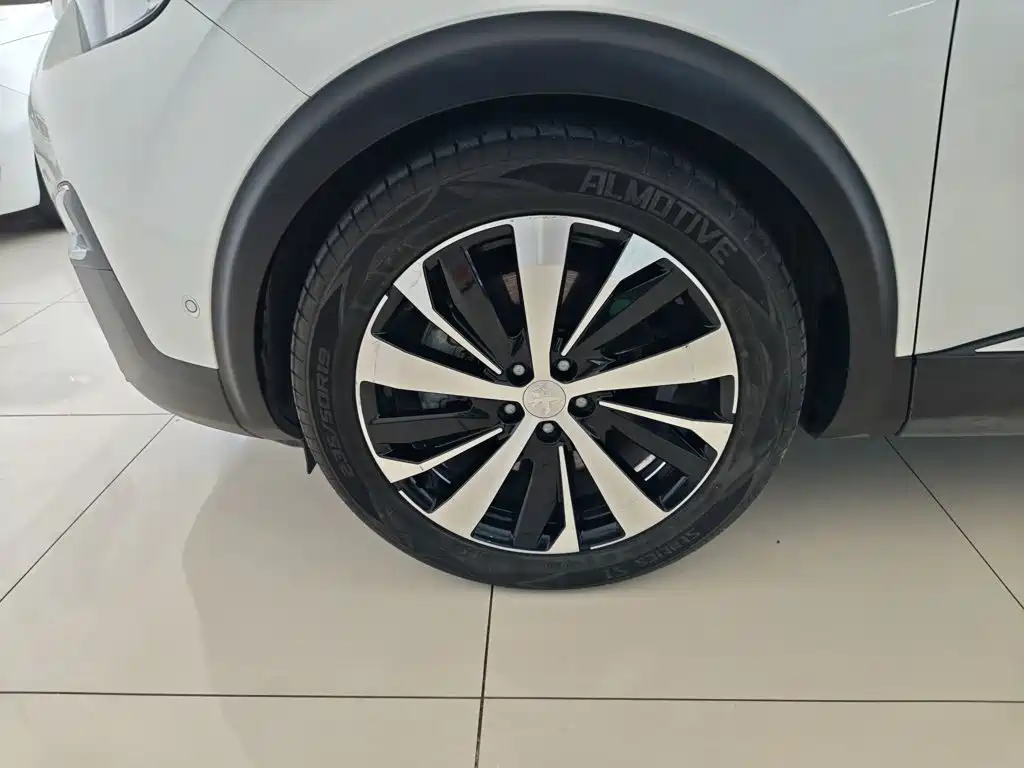 Peugeot 4008 — миниатюра 23