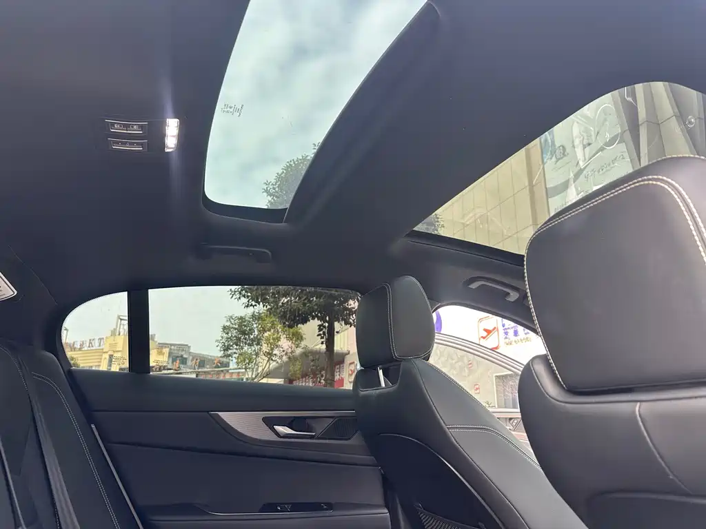 Jaguar XEL — миниатюра 22