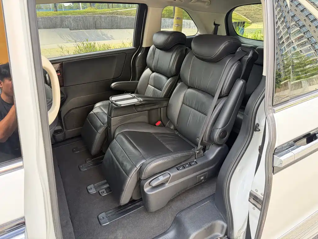 Honda Elysion — миниатюра 6
