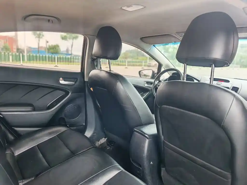 Kia K3 2015 1.6L AT GL
