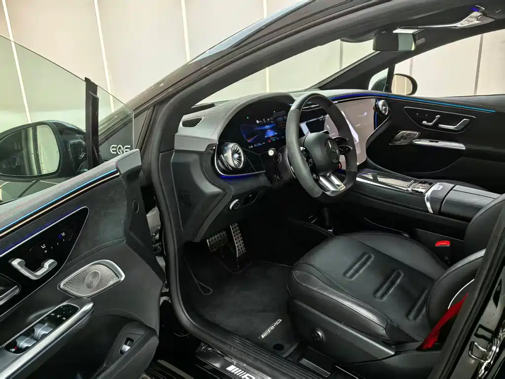 MERCEDES-BENZ EQE AMG