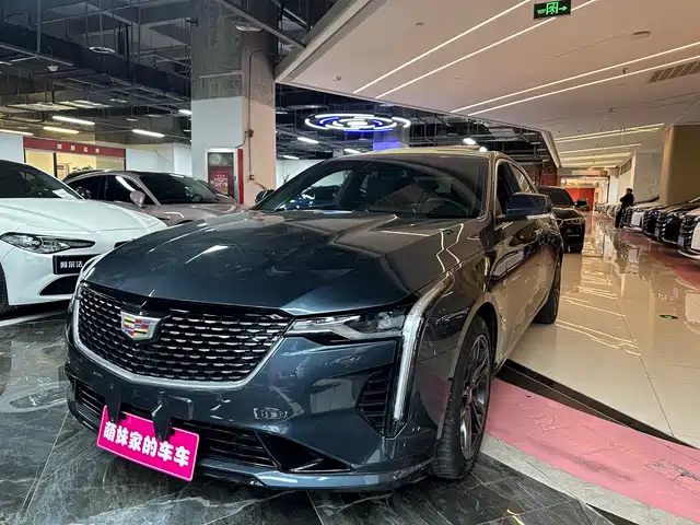CADILLAC CT4 2022
