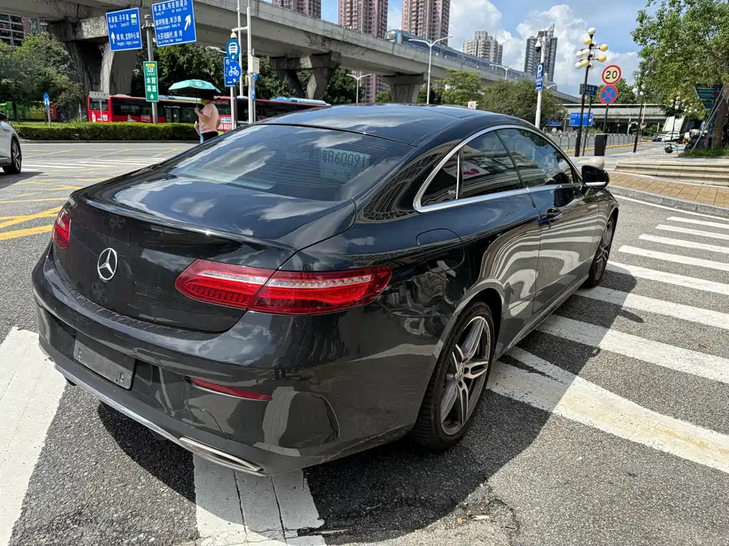 MERCEDES-BENZ E CLASS