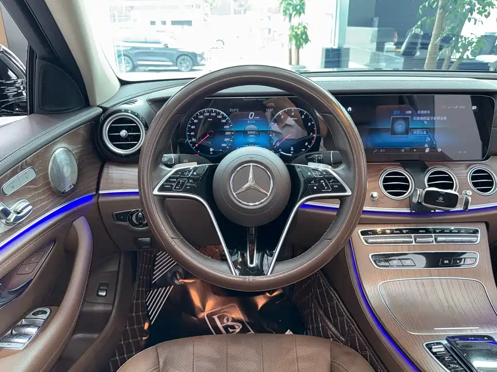 MERCEDES-BENZ E CLASS