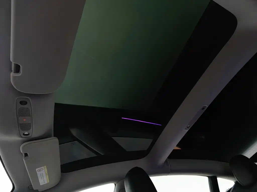 Tesla Model 3 — миниатюра 14