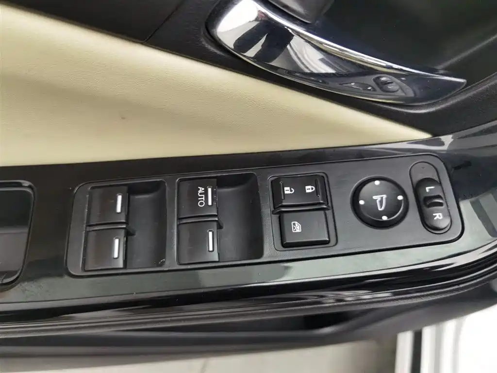Honda Spirior 2015 2.0L Luxury