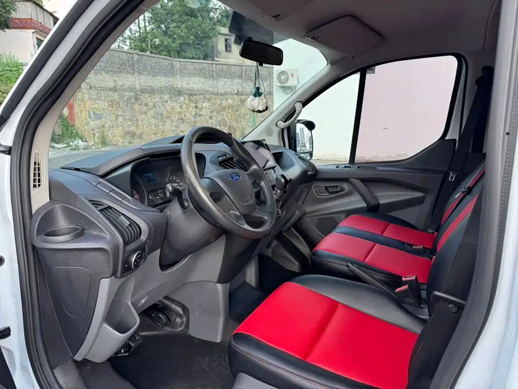 Ford Transit — миниатюра 8