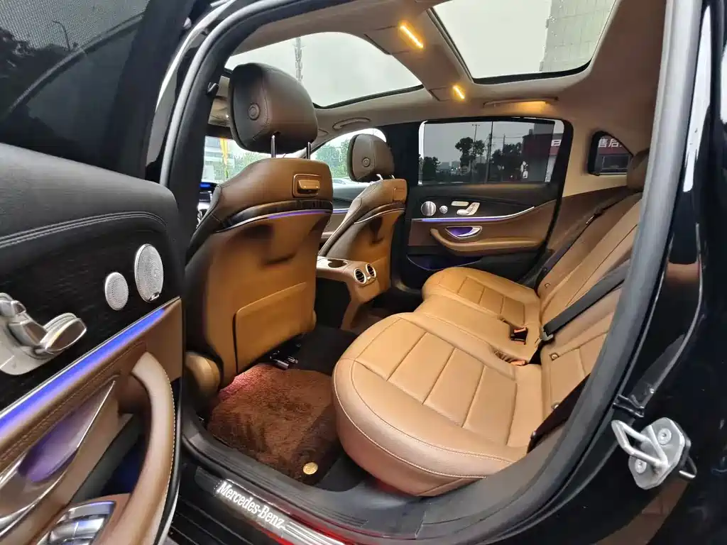 Mercedes-Benz E-Class — миниатюра 3
