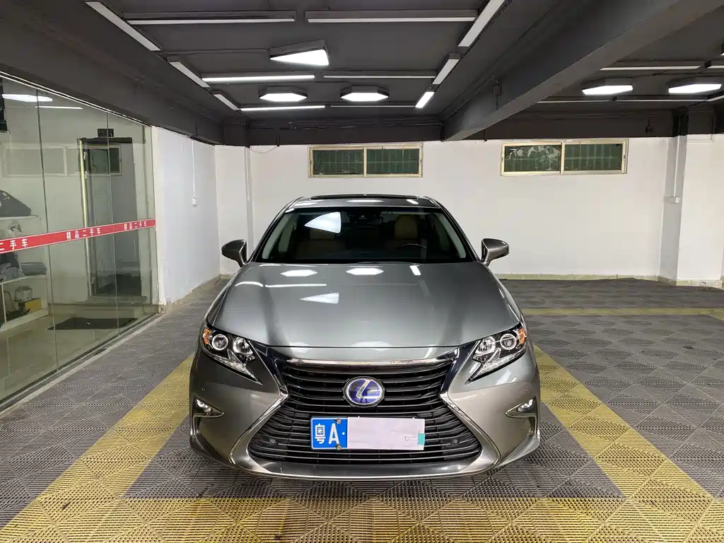 Lexus ES — миниатюра 2