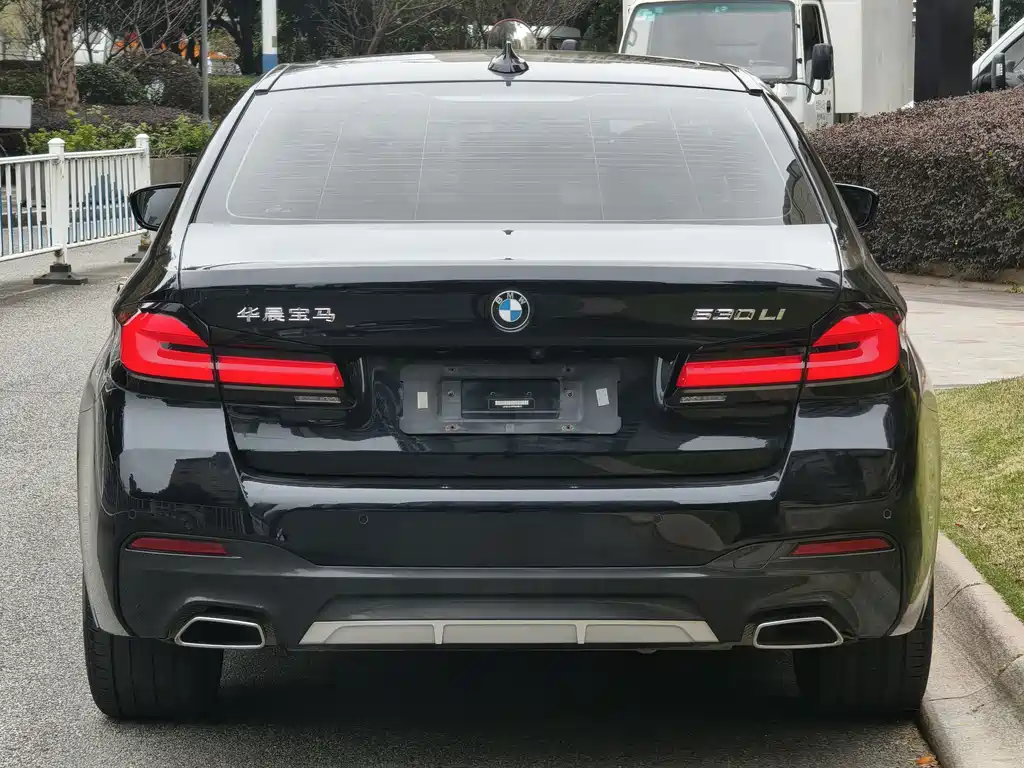 BMW 5 SERIES