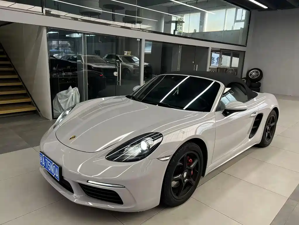 Купить Porsche 718