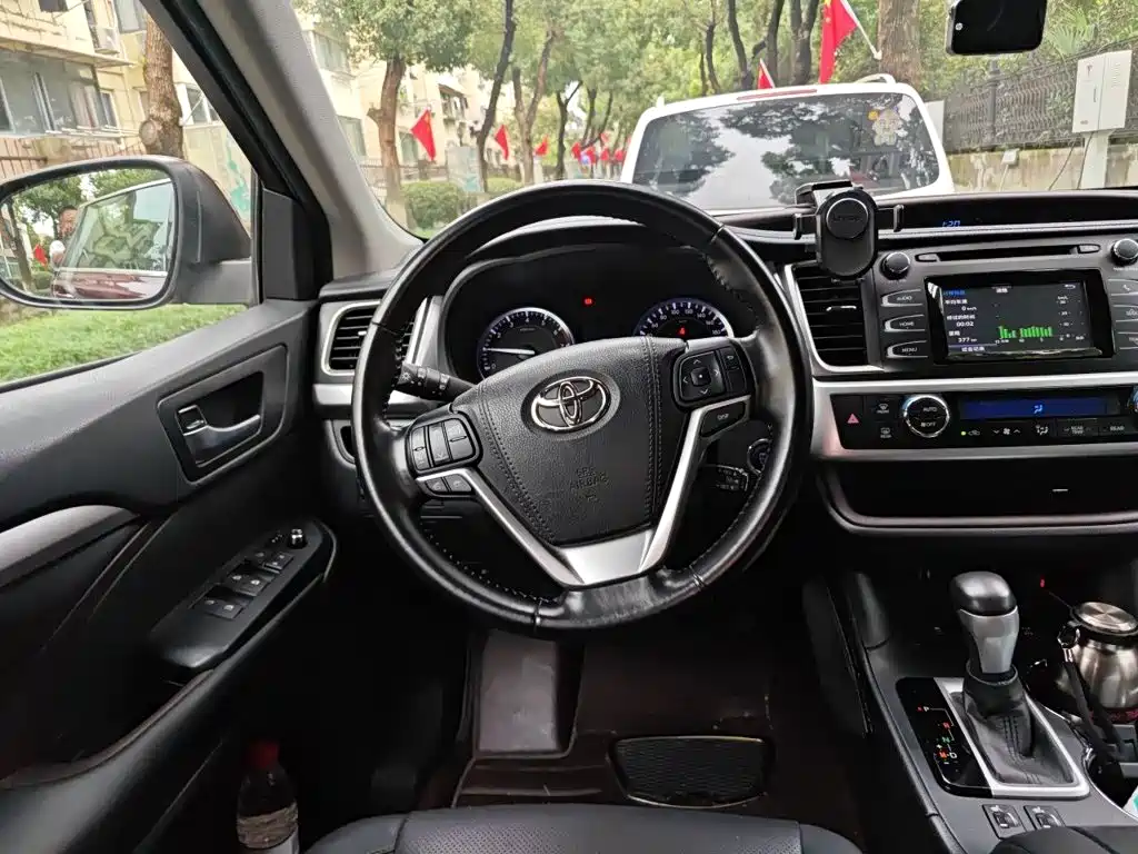 Toyota Highlander — миниатюра 6