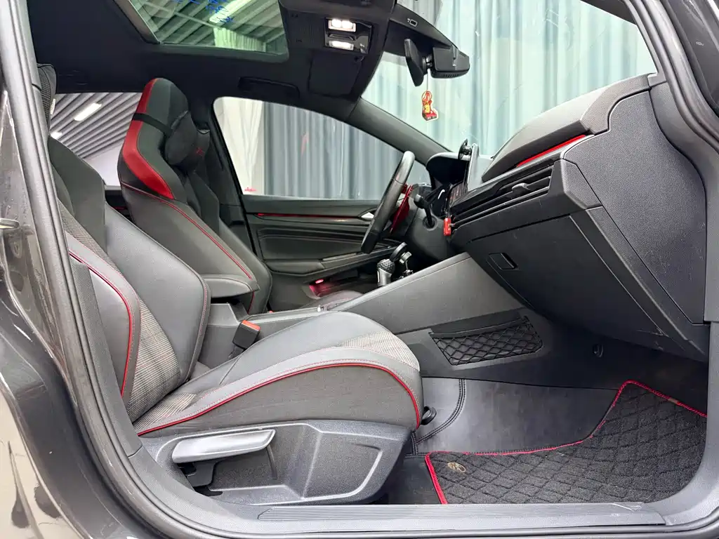 Volkswagen Golf GTI — миниатюра 23