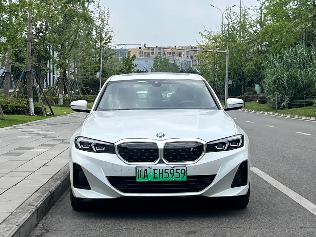 BMW i3 2022 eDrive 35 L