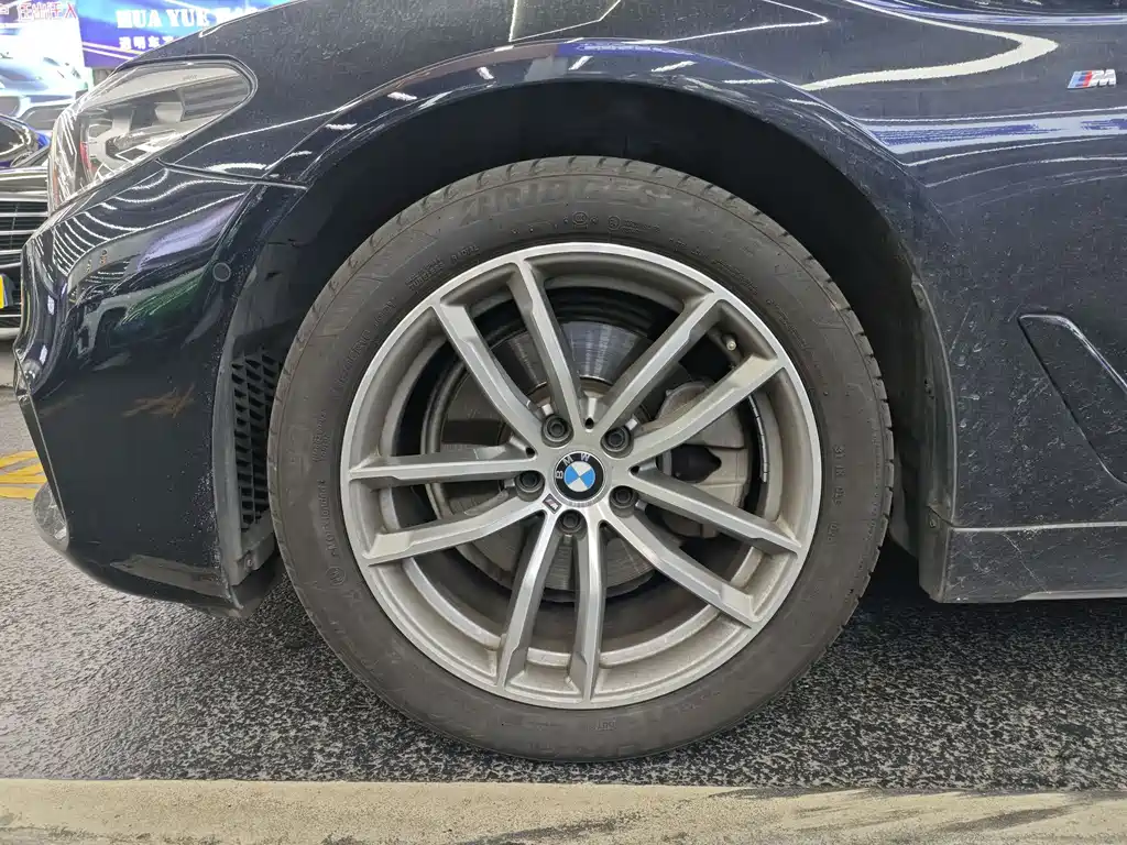 BMW 5 Series — миниатюра 26