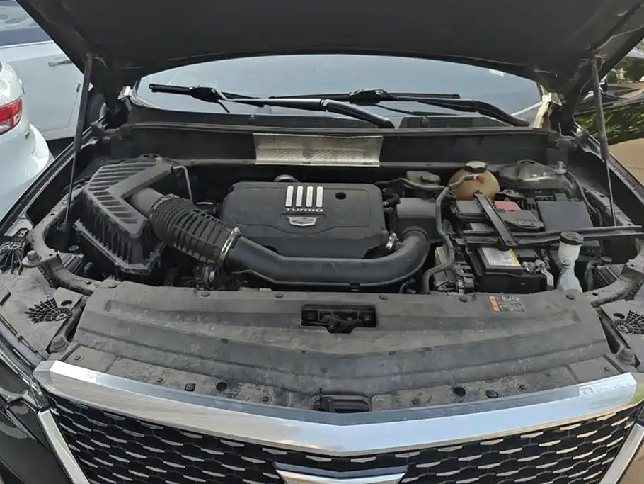 Cadillac XT6 2020 28T мест