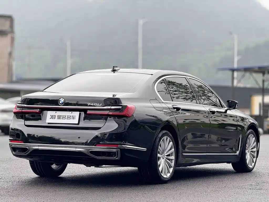 BMW 7 Series — миниатюра 15