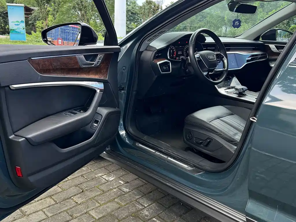 Audi A6 2022 allroad quattro 55 TFSI Premium