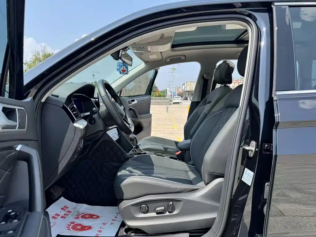 Volkswagen Tiguan L — миниатюра 12