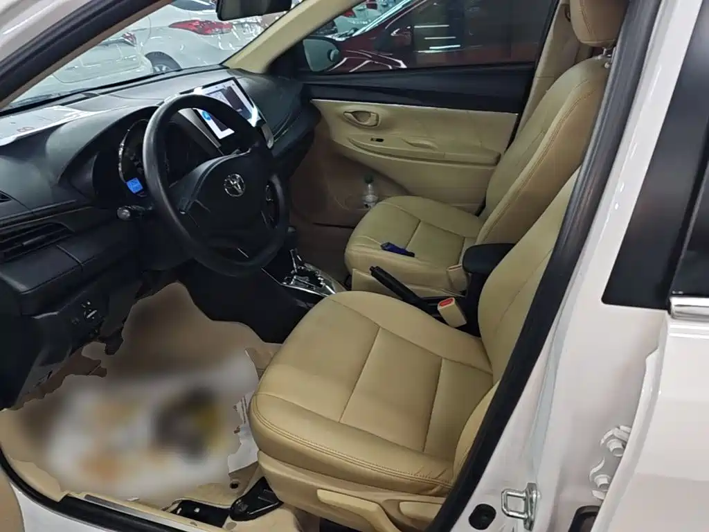 Toyota Yaris L — миниатюра 15