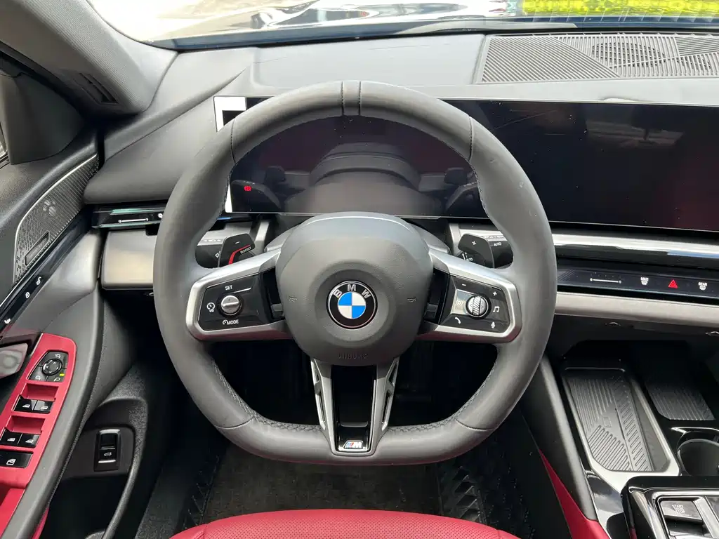 BMW 5 Series — миниатюра 6