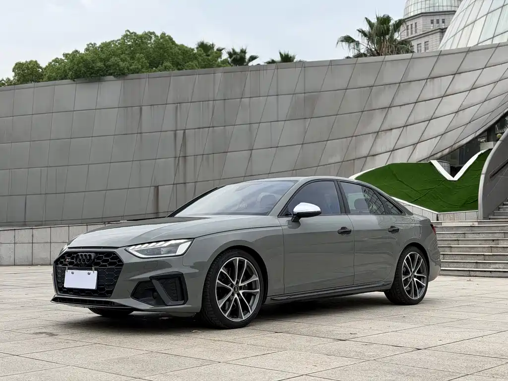 Купить Audi S4