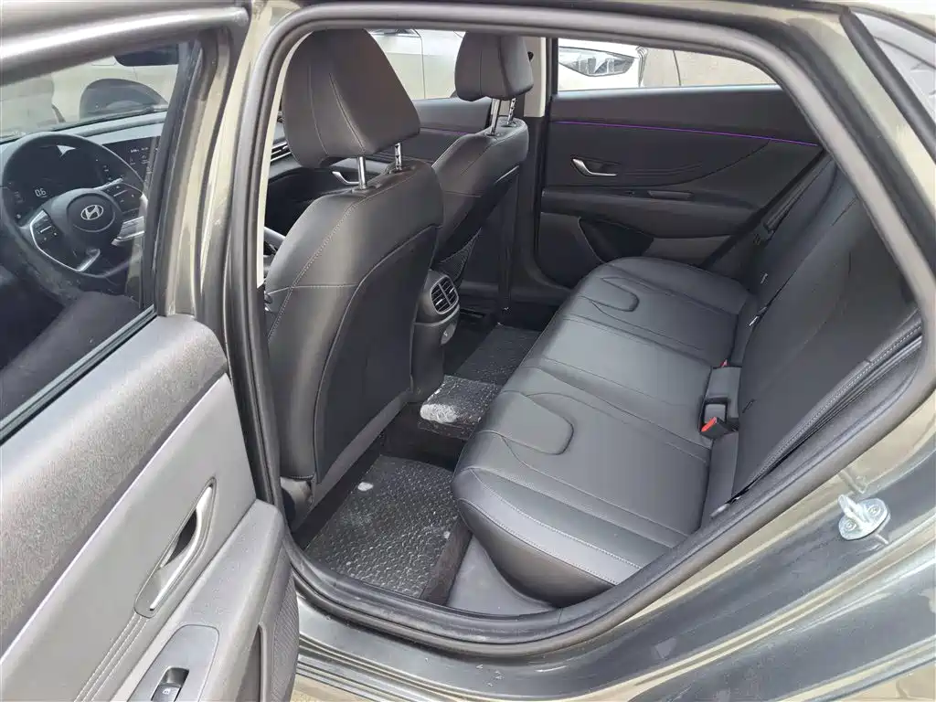 Hyundai Elantra 2023 1.5L CVT LUX Luxury