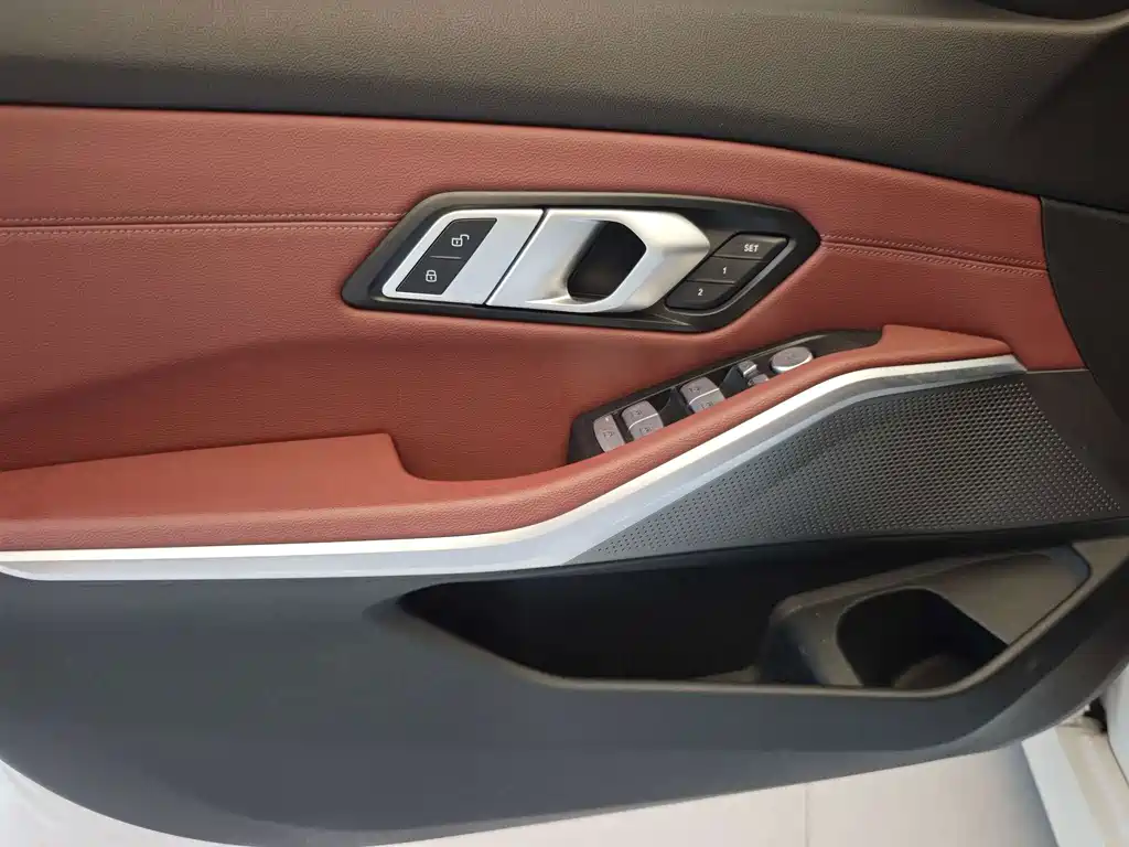 BMW 3 Series — миниатюра 4