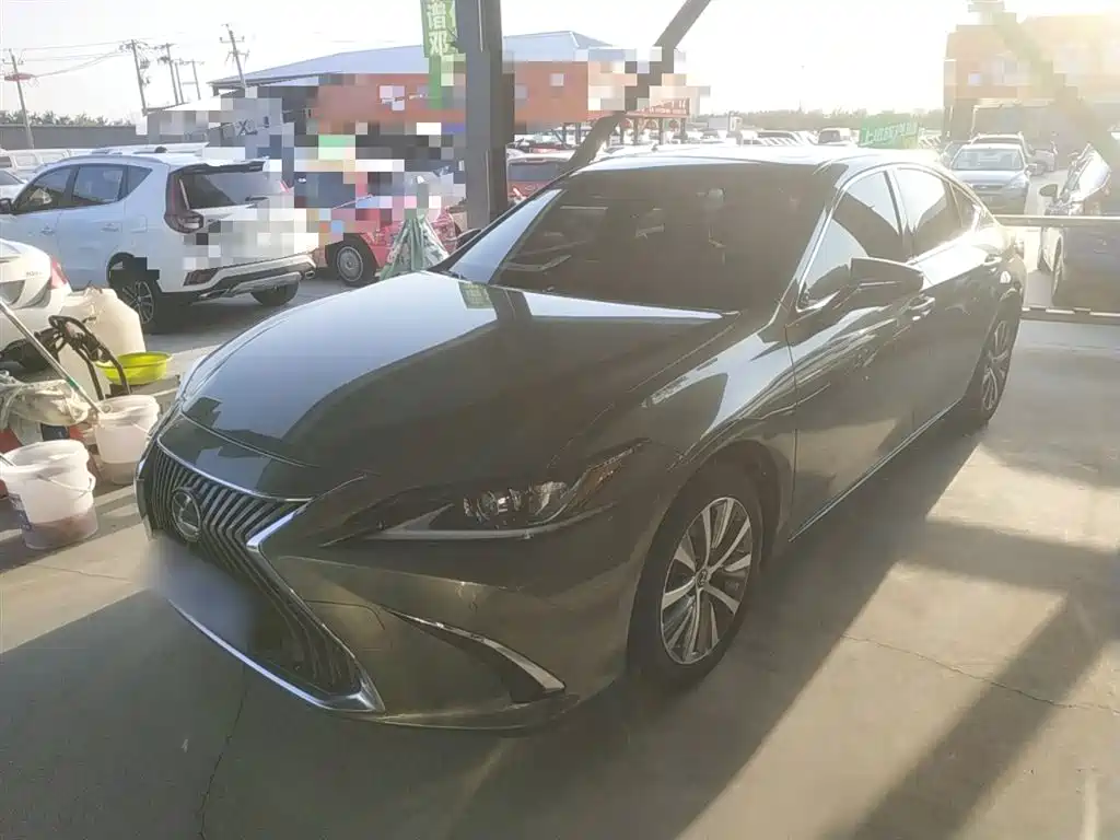 Lexus ES 2020 200
