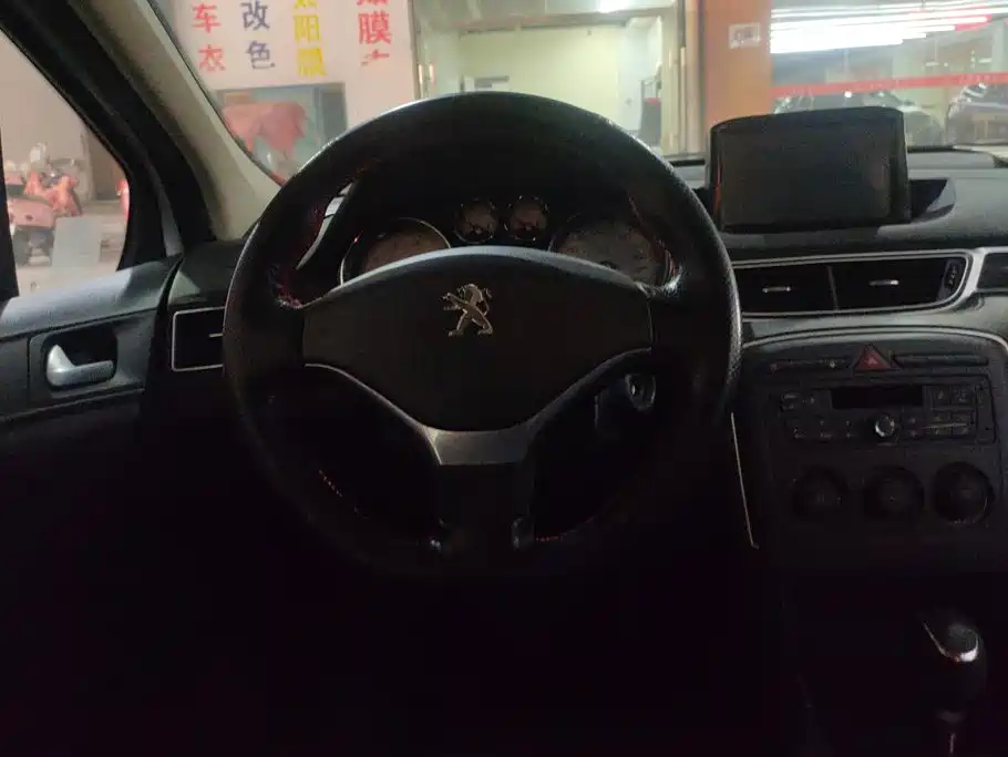 Peugeot 308 — миниатюра 15