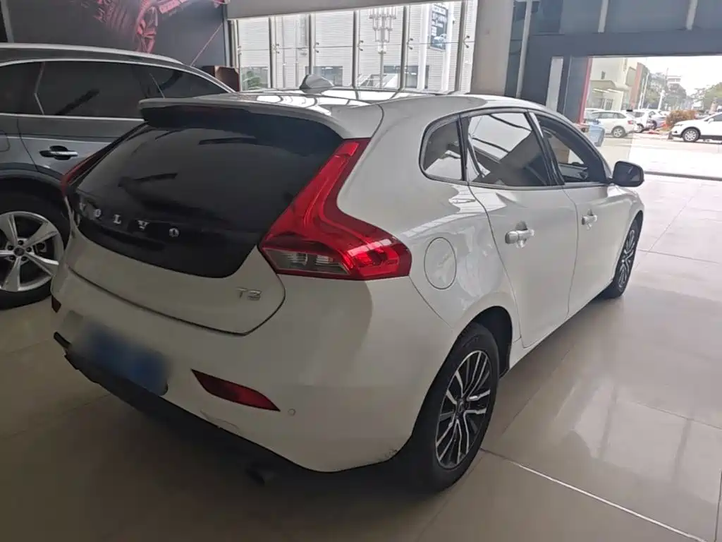 Volvo V40 — миниатюра 7