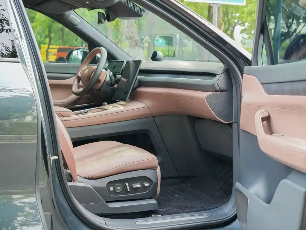 NIO ES8 2023 100kWh