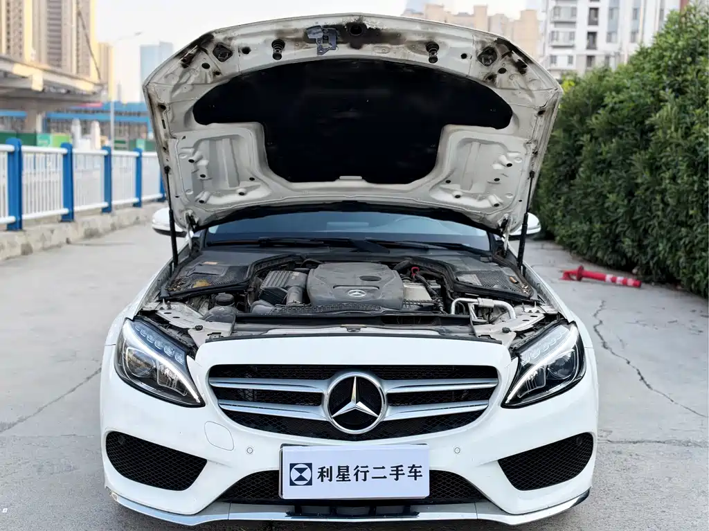 Mercedes-Benz C-Class — миниатюра 11