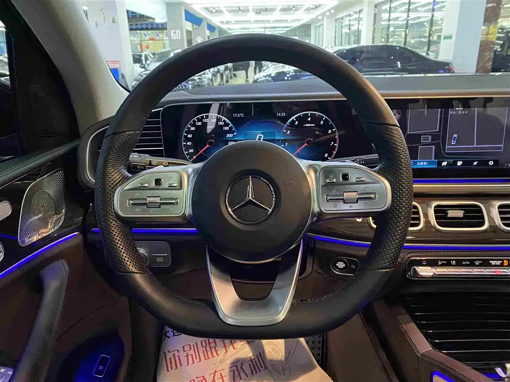 Mercedes-Benz GLS — миниатюра 11