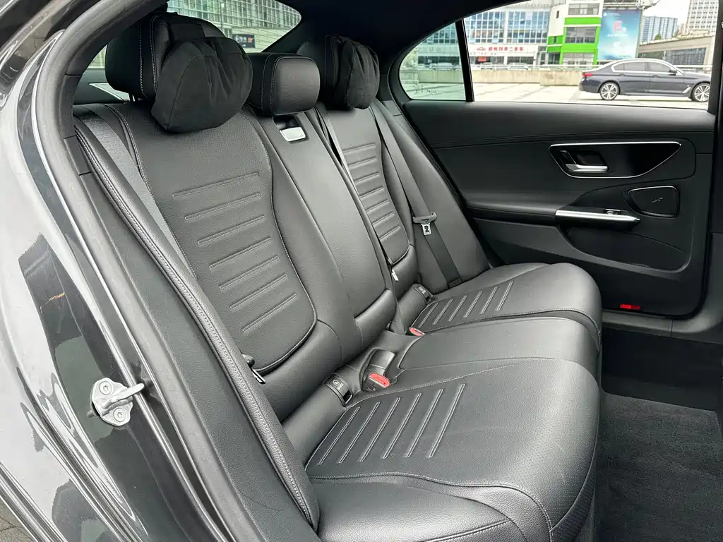 Mercedes-Benz C-Class — миниатюра 12