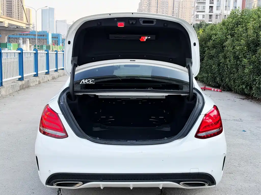 Mercedes-Benz C-Class — миниатюра 13