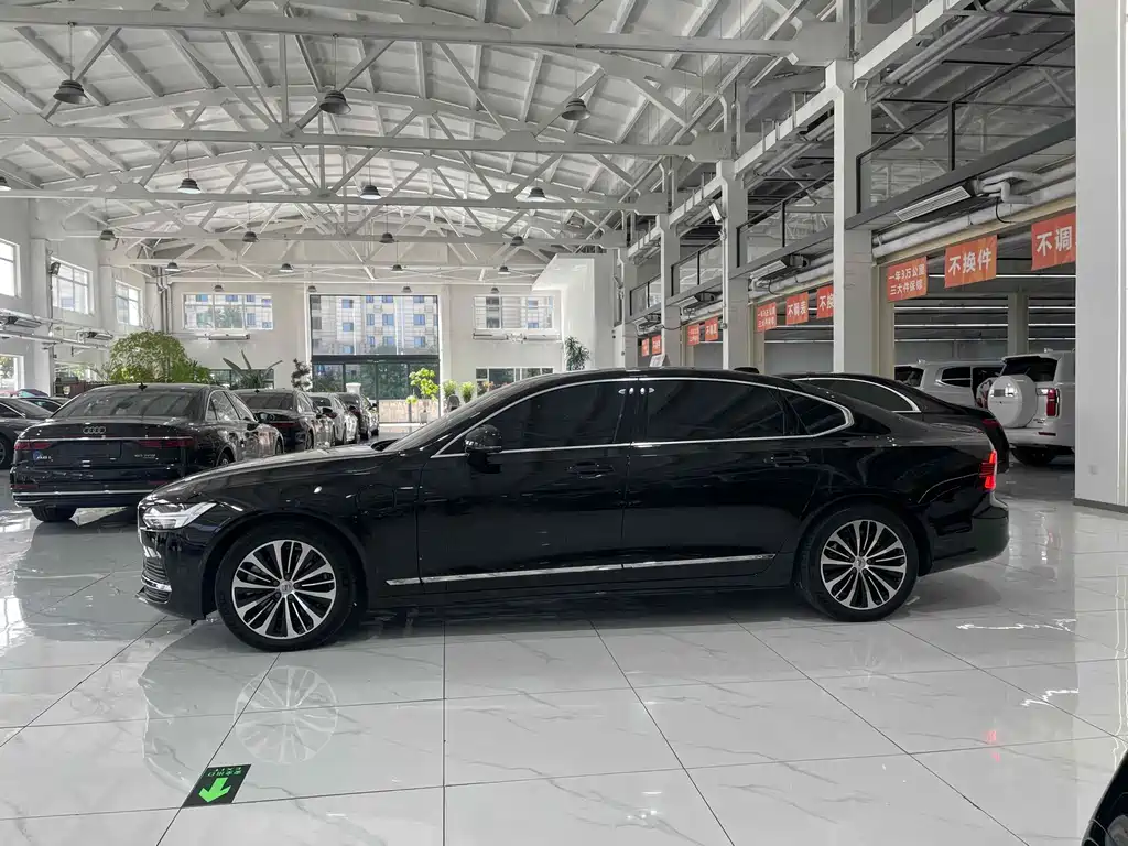 VOLVO S90 PLUG IN HYBRID